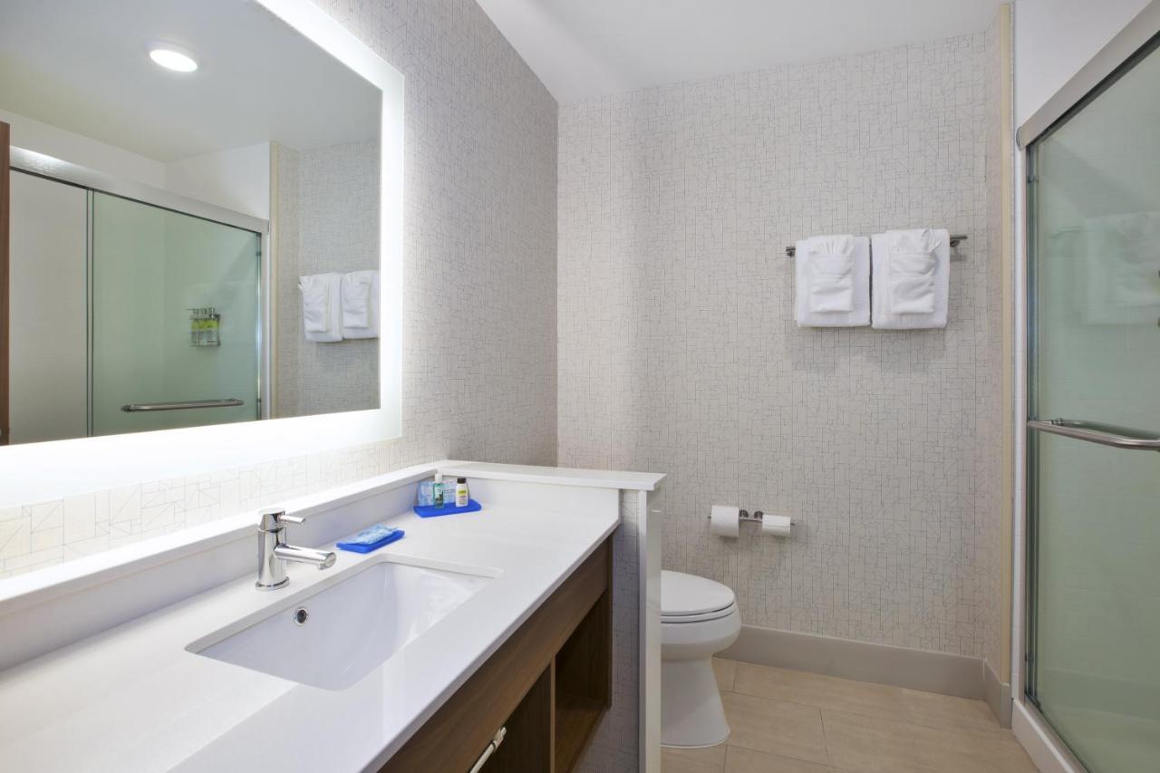 Hotel Express & Grand Rapids Airport North By Ihg Cascade
