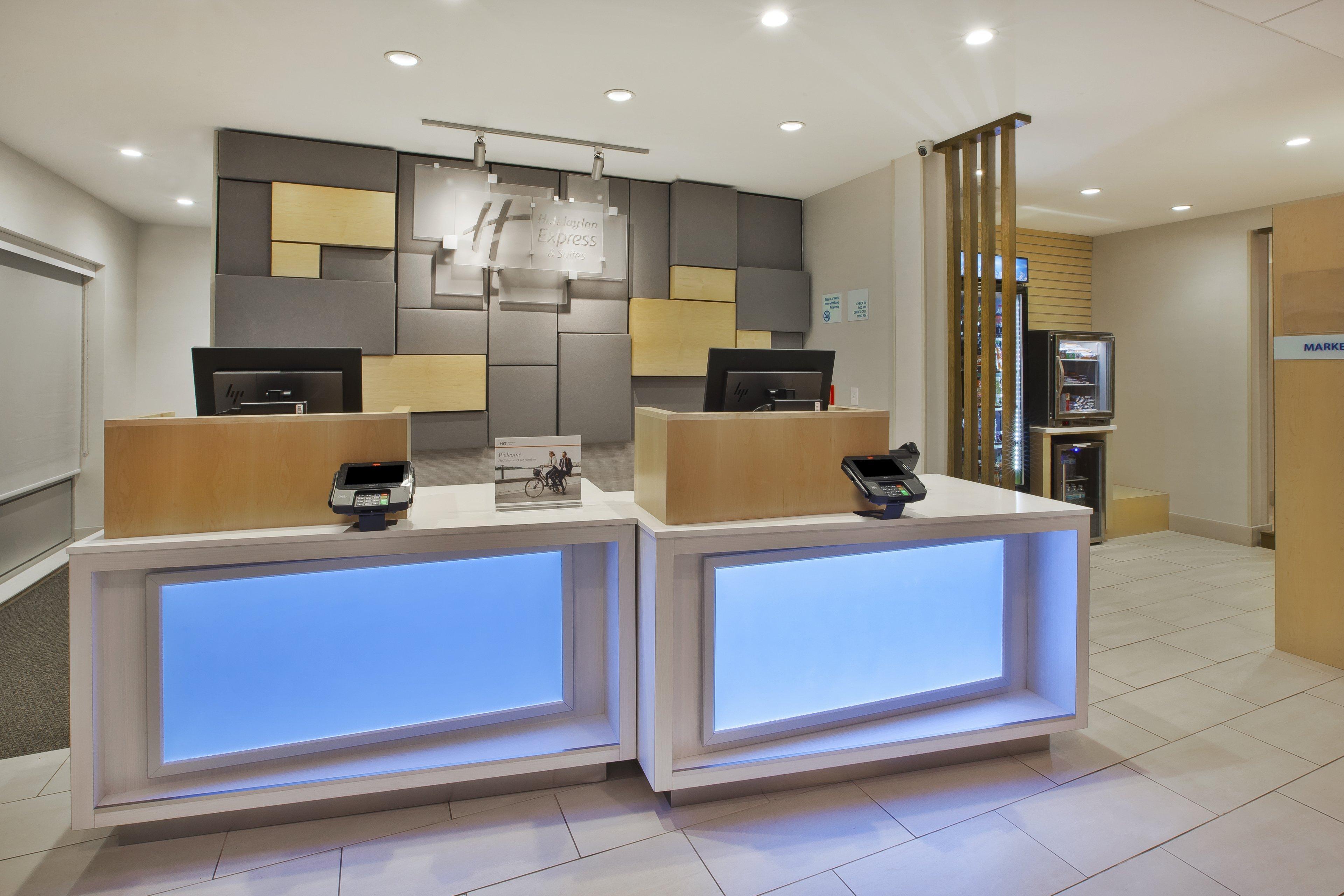 Express & Grand Rapids Airport North By Ihg Hotel