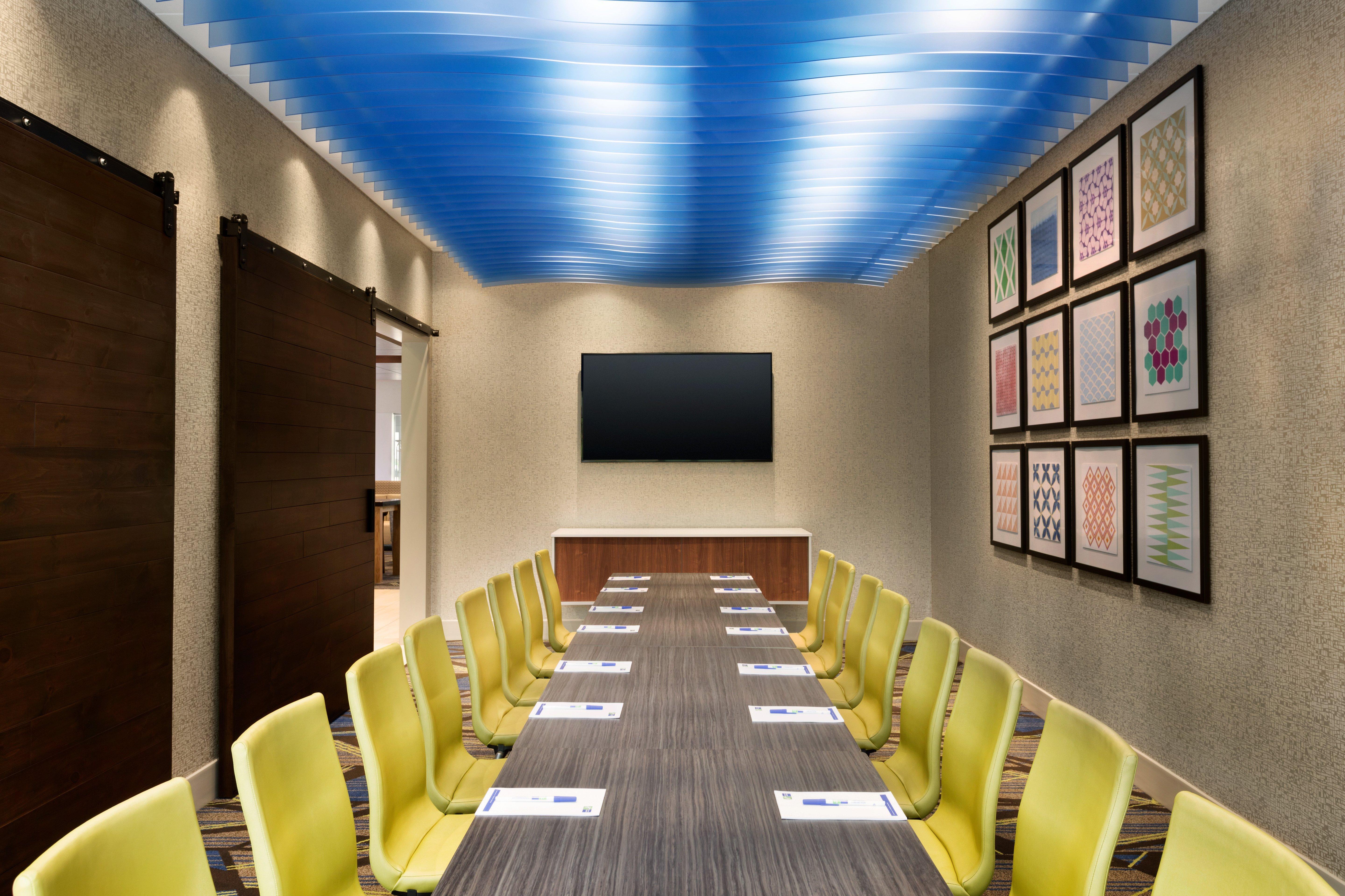 Express & Grand Rapids Airport North By Ihg Cascade