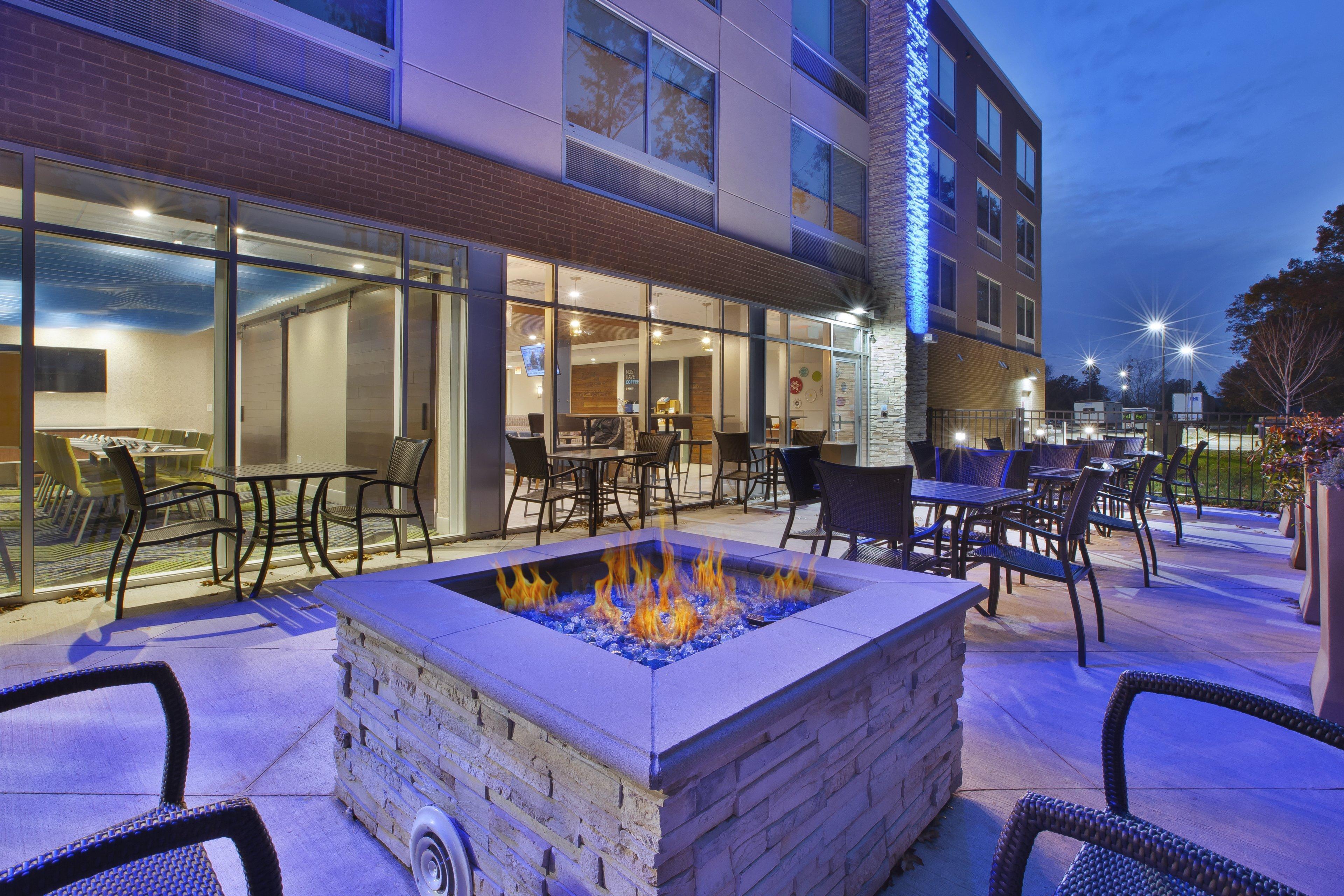 Express & Grand Rapids Airport North By Ihg Hotel Cascade